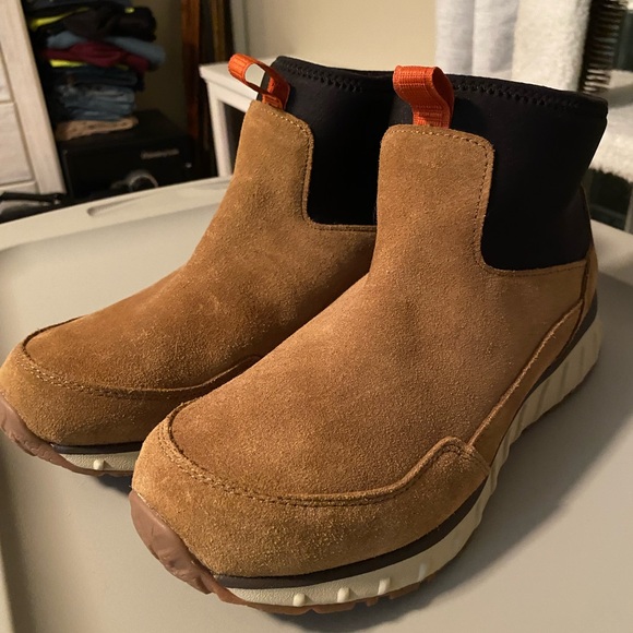 Men’s L.L. Bean Ankle Boots - Picture 2 of 10